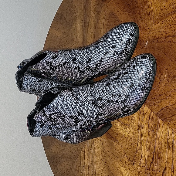 Sugar Tula Western Booties, 7M, snake pattern, NIB - Picture 9 of 16